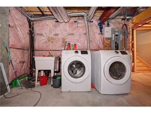 17-324 Equestrian Way, Cambridge, ON - Indoor Photo Showing Laundry Room