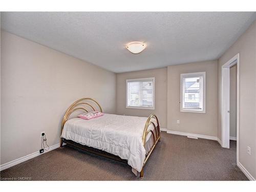 17-324 Equestrian Way, Cambridge, ON - Indoor Photo Showing Bedroom