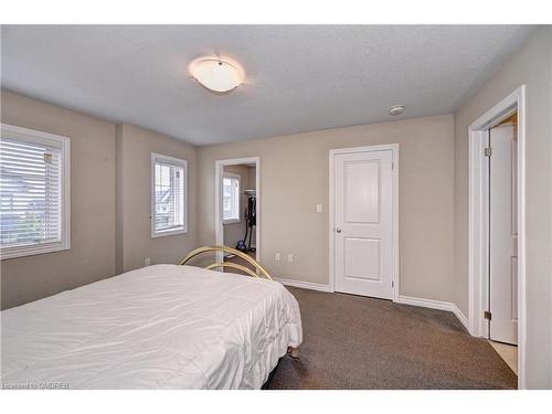 17-324 Equestrian Way, Cambridge, ON - Indoor Photo Showing Bedroom