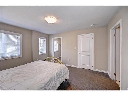 17-324 Equestrian Way, Cambridge, ON - Indoor Photo Showing Bedroom