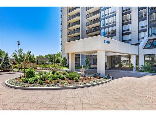 801-2180 Marine Drive, Oakville, ON - Outdoor