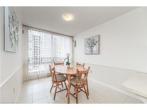 801-2180 Marine Drive, Oakville, ON - Indoor Photo Showing Dining Room