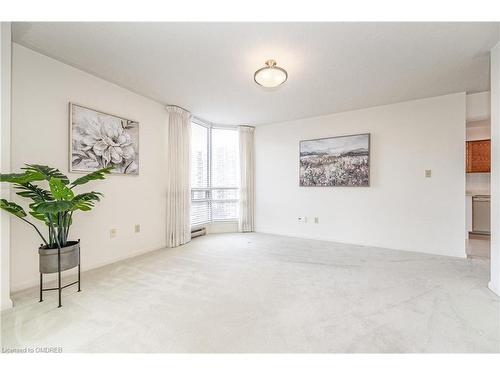 801-2180 Marine Drive, Oakville, ON - Indoor