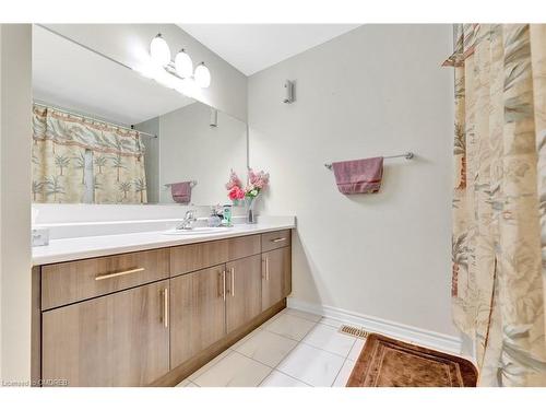 35-1000 Asleton Boulevard, Milton, ON - Indoor Photo Showing Bathroom