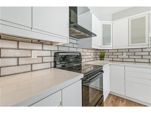 2378 Proudfoot Trail, Oakville, ON - Indoor Photo Showing Kitchen