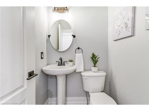 2378 Proudfoot Trail, Oakville, ON - Indoor Photo Showing Bathroom