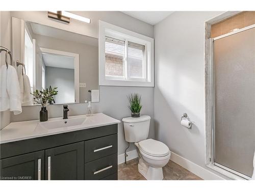 2378 Proudfoot Trail, Oakville, ON - Indoor Photo Showing Bathroom