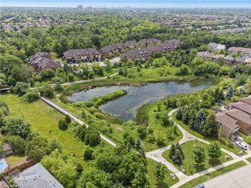 44-300 Ravineview Way, Oakville, ON - Outdoor With View