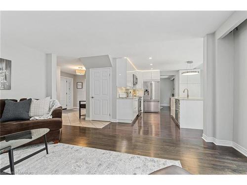 67 Mary Street, Georgetown, ON - Indoor Photo Showing Living Room