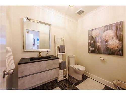 4172 Lakeshore Road, Burlington, ON - Indoor Photo Showing Bathroom