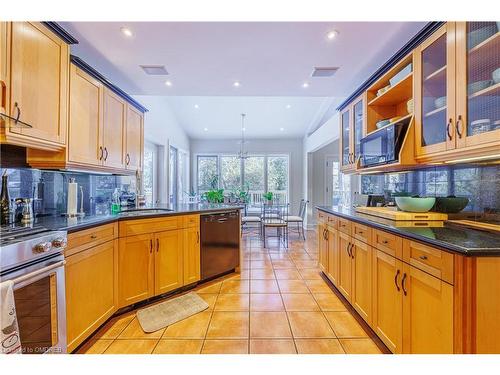 4172 Lakeshore Road, Burlington, ON - Indoor Photo Showing Kitchen