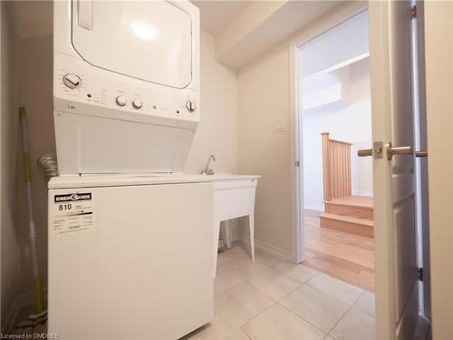 31-8317 Mulberry Drive, Niagara Falls, ON - Indoor Photo Showing Laundry Room