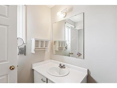 58-391 Stone Church Road E, Hamilton, ON - Indoor Photo Showing Bathroom