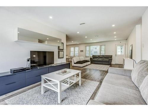 50 Beamer Avenue, St. Catharines, ON - Indoor Photo Showing Living Room