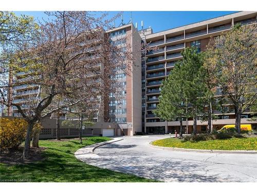 914-2929 Aquitaine Avenue, Mississauga, ON - Outdoor With Balcony With Facade