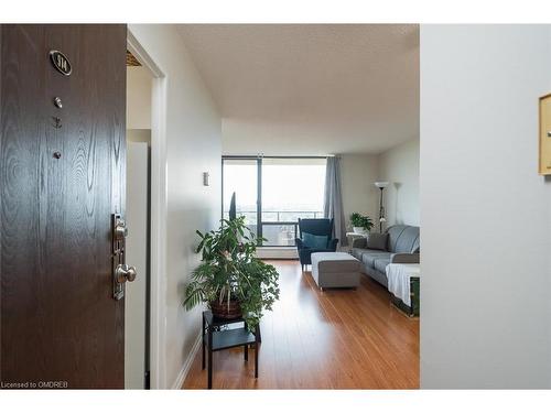 914-2929 Aquitaine Avenue, Mississauga, ON - Indoor