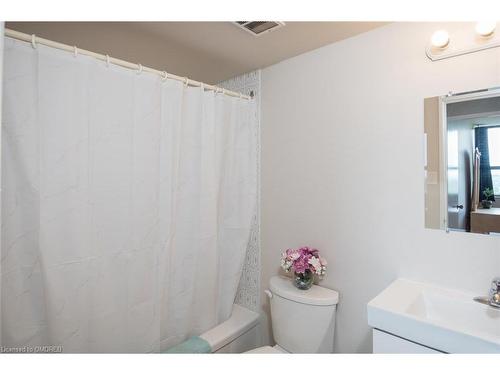 914-2929 Aquitaine Avenue, Mississauga, ON - Indoor Photo Showing Bathroom