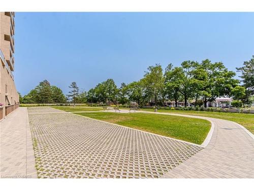 914-2929 Aquitaine Avenue, Mississauga, ON - Outdoor