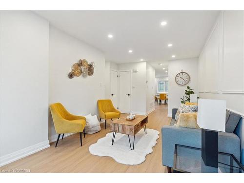 31 Rivers Edge Drive, Toronto, ON - Indoor Photo Showing Living Room