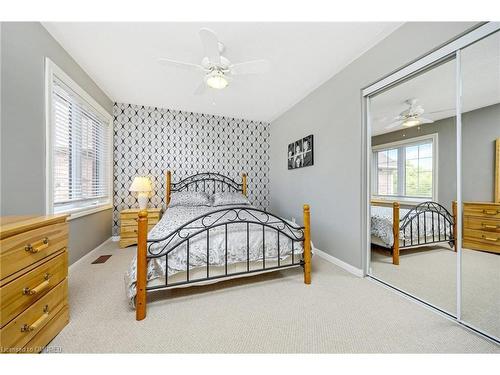 730 Dolby Crescent, Milton, ON - Indoor Photo Showing Bedroom