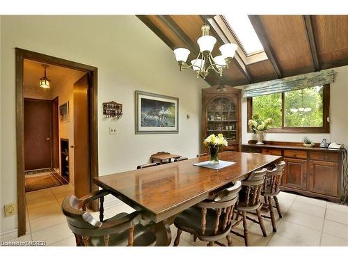 225/269 Campbell Avenue E, Campbellville, ON - Indoor Photo Showing Dining Room