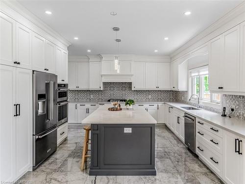 89 Anne Boulevard, Milton, ON - Indoor Photo Showing Kitchen With Upgraded Kitchen