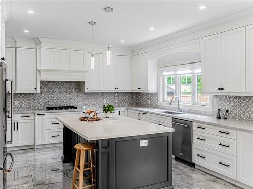 89 Anne Boulevard, Milton, ON - Indoor Photo Showing Kitchen With Upgraded Kitchen