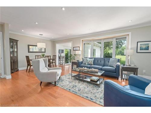 3 York Lane, Halton Hills, ON - Indoor Photo Showing Living Room