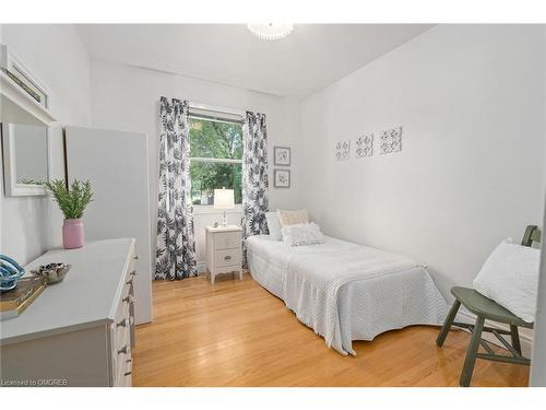 3 York Lane, Halton Hills, ON - Indoor Photo Showing Bedroom