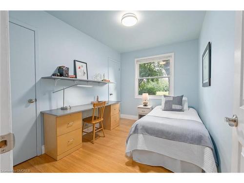 3 York Lane, Halton Hills, ON - Indoor Photo Showing Bedroom