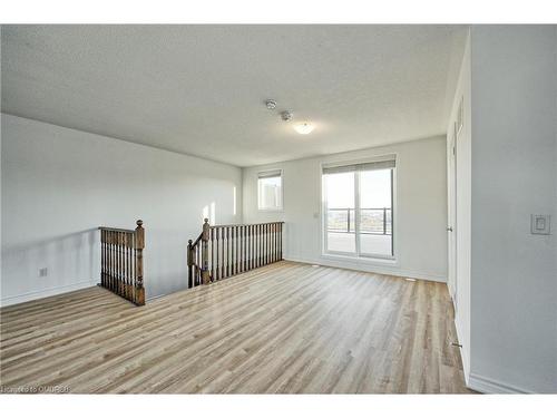 356 Athabasca Common, Oakville, ON - Indoor Photo Showing Other Room