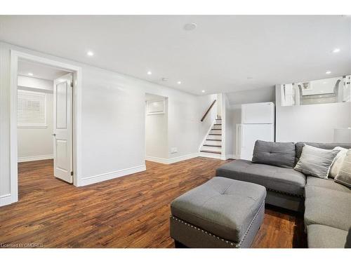 242 Slater Crescent, Oakville, ON - Indoor Photo Showing Living Room