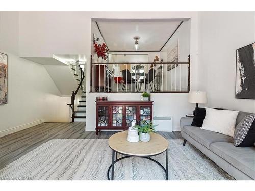 10-2145 Sherobee Road, Mississauga, ON - Indoor Photo Showing Living Room