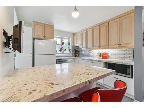 10-2145 Sherobee Road, Mississauga, ON - Indoor Photo Showing Kitchen