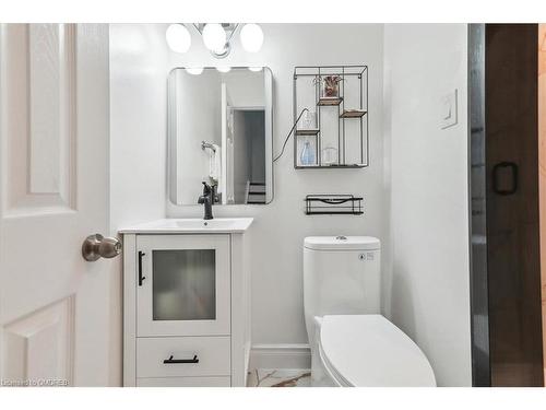 10-2145 Sherobee Road, Mississauga, ON - Indoor Photo Showing Bathroom