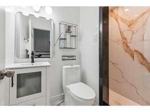 10-2145 Sherobee Road, Mississauga, ON - Indoor Photo Showing Bathroom