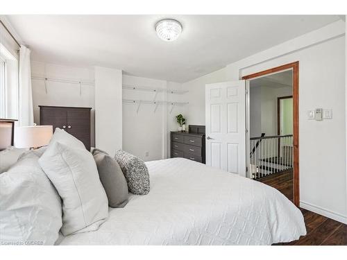 10-2145 Sherobee Road, Mississauga, ON - Indoor Photo Showing Bedroom