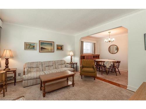 114 Glencrest Boulevard, Toronto, ON - Indoor Photo Showing Living Room