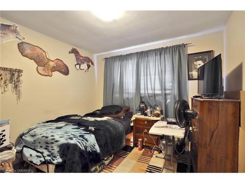 124 Mohawk Road W, Hamilton, ON - Indoor Photo Showing Bedroom
