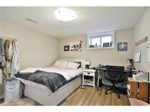 124 Mohawk Road W, Hamilton, ON - Indoor Photo Showing Bedroom