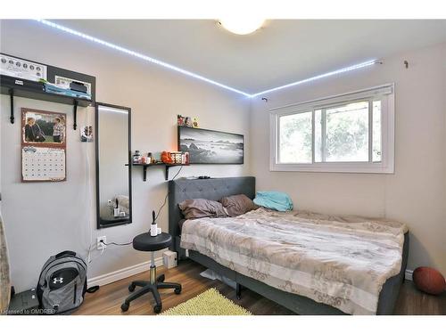 124 Mohawk Road W, Hamilton, ON - Indoor Photo Showing Bedroom