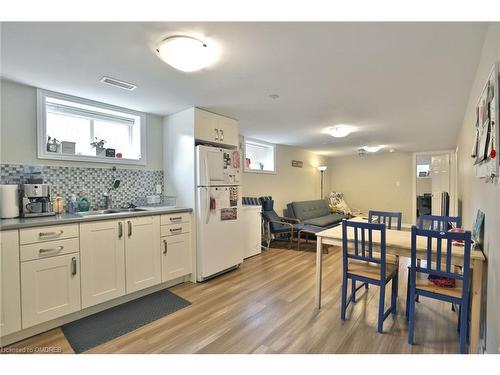 124 Mohawk Road W, Hamilton, ON - Indoor Photo Showing Kitchen