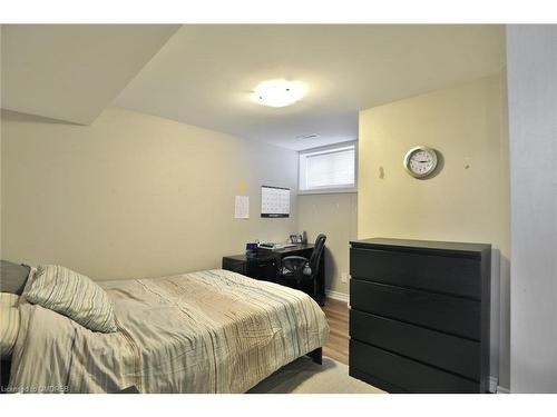 124 Mohawk Road W, Hamilton, ON - Indoor Photo Showing Bedroom