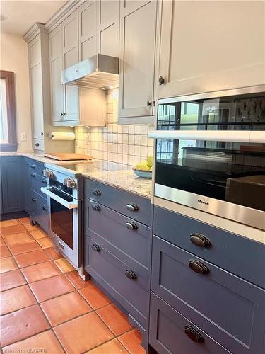 19 Jackson Avenue, Toronto, ON - Indoor Photo Showing Kitchen