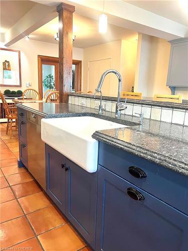 19 Jackson Avenue, Toronto, ON - Indoor Photo Showing Kitchen