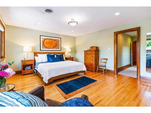 19 Jackson Avenue, Toronto, ON - Indoor Photo Showing Bedroom