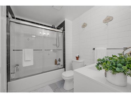 32 Reynier Drive, Brampton, ON - Indoor Photo Showing Bathroom