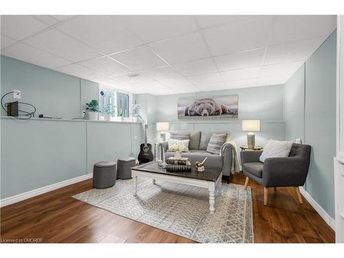 32 Reynier Drive, Brampton, ON - Indoor Photo Showing Living Room