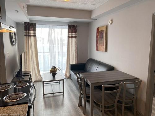 B510-275 Larch Street, Waterloo, ON - Indoor Photo Showing Dining Room