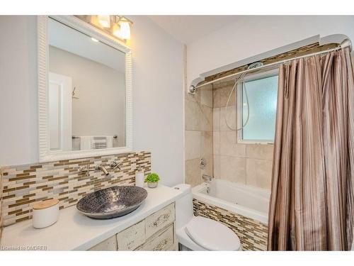 351 Burnhamthorpe Road, Etobicoke, ON - Indoor Photo Showing Bathroom